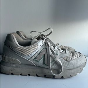 Men’s New Balance sneakers